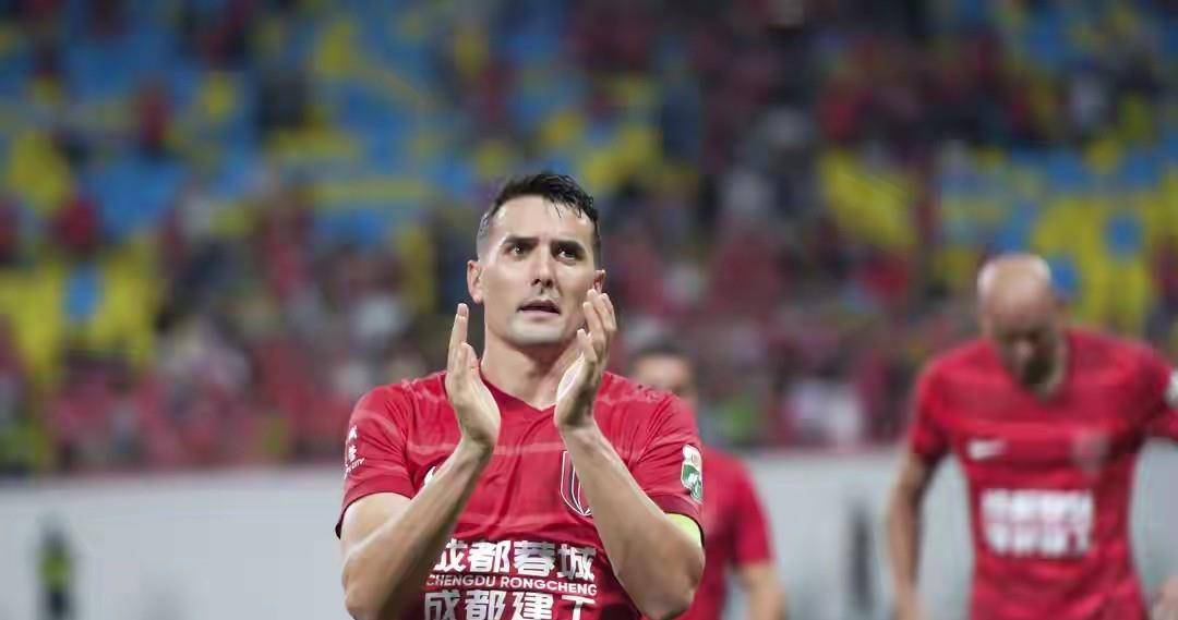 关于国际比赛日体能课后，上海海港官宣签约备战欧篮联，媒体盛赞，赛季目标并未改变的信息